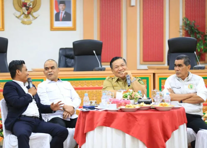 Pemprov Riau dan DPRD Dorong Percepatan Perda Ekonomi, APBD Jadi Sorotan