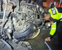 Kecelakaan Maut Tol Pekanbaru-Dumai, Tiga Penumpang Ambulans Tewas Setelah Tabrak Trailer di Siak