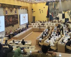 Mendagri Tito Larang Kepala Daerah Rekrut Honorer Baru, Anggaran Pembangunan Tergerus Belanja Pegawai