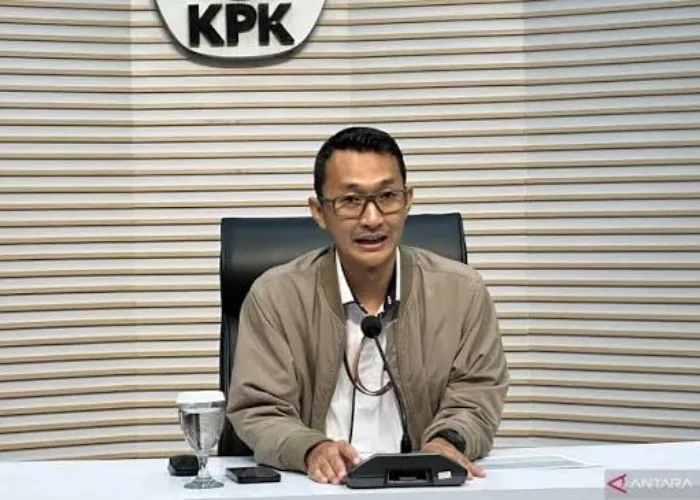 KPK Tutup Laporan Amplop Raja Juli, Dugaan Aliran Uang Bupati Kuansing Masih Diusut