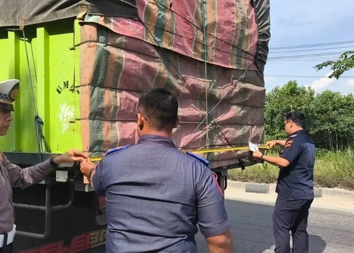 Ditlantas Polda Riau Razia Truk Angkutan Barang, Sasarannya Kendaraan ODOL