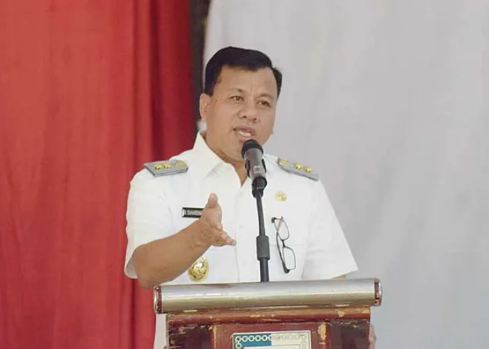 KPK Umumkan Status Hukum Bupati Kuansing Suhardiman Amby Hari Ini