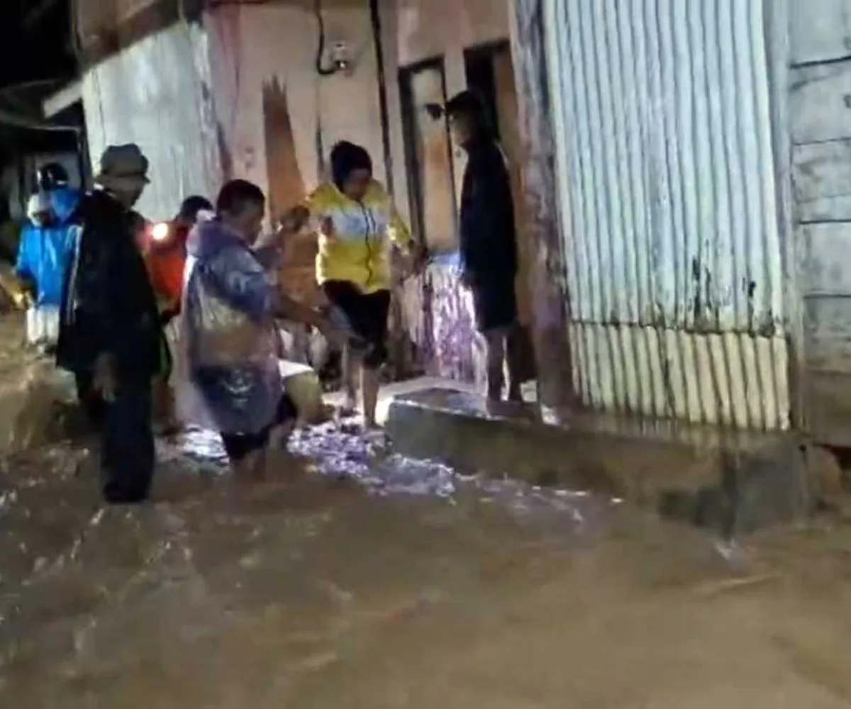 450 Warga Agam Mengungsi, Banjir Kembali Terjang Sungai Batang Akibat Pendangkalan Sungai