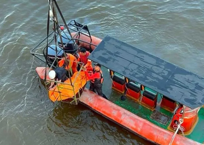 Basarnas Evakuasi Kru MT Pancaran Agility yang Meninggal di Selat Rupat