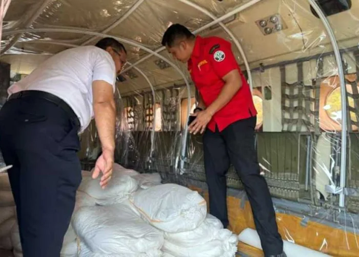 OMC Riau Diperpanjang, 9 Ton Garam Siap Disemai, Hujan Masih Tunggu Awan