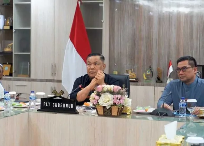 Asap Kepung Pekanbaru, Plt. Gubri: Sebagian Kiriman dari Sumsel dan Jambi