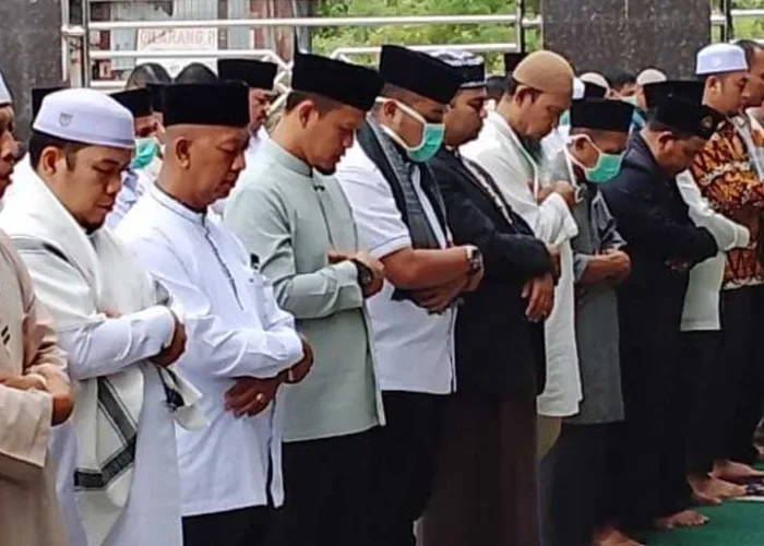 Usai Salat Istisqa Hujan Mulai Guyur Pekanbaru, Berharap Kemarau Segera Berakhir