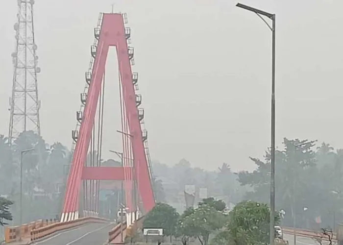 Asap Kiriman Mulai Selimuti Sumbar, Sejumlah Sekolah Diliburkan, Pemprov Kaji WFH ASN