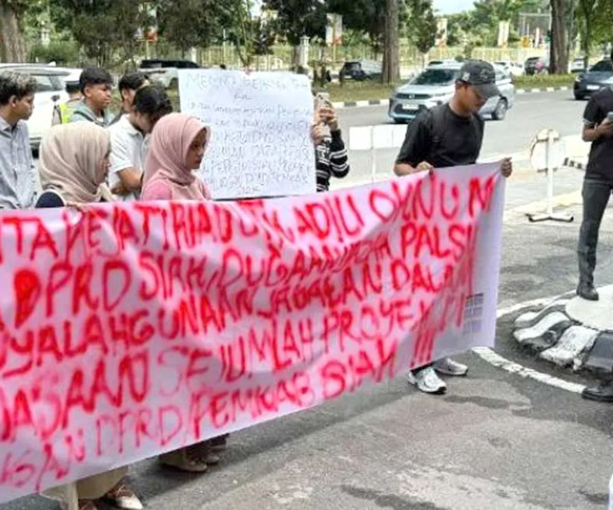 Fomari-Bebersi Datangi Kejati Riau, Desak Aparat Usut Kasus Dugaan Ijazah Ketua DPRD Siak