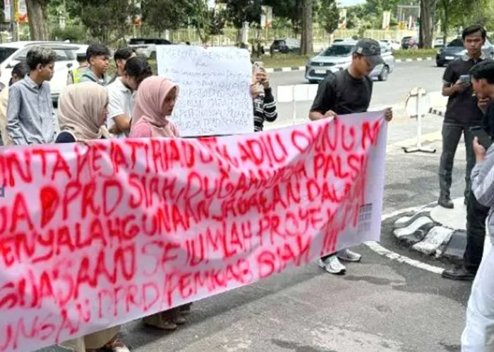 Fomari-Bebersi Datangi Kejati Riau, Desak Aparat Usut Kasus Dugaan Ijazah Ketua DPRD Siak