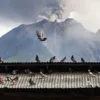 Level Gunung Sinabung Naik Siaga, 615 Warga Karo Mengungsi ke Posko
