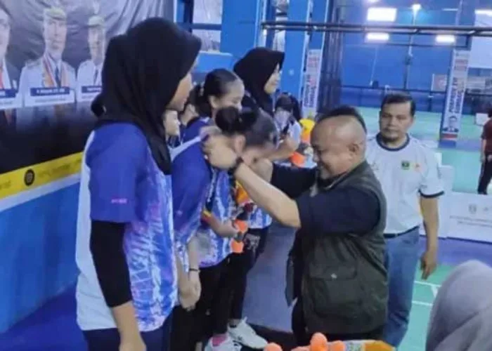 Luar Biasa! Sawahlunto Sapu Bersih Emas Beregu Bulutangkis Porprov XVI Sumbar