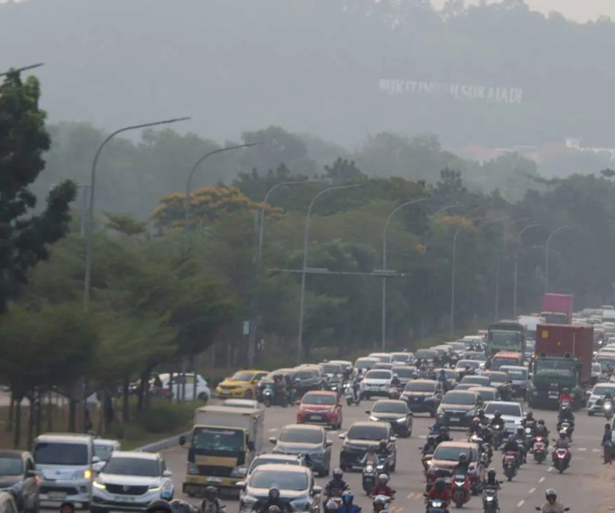 Asap Selimuti Batam, Kualitas Udara Kategori Tidak Sehat, PM2.5 Tembus 110,7 µg/m³