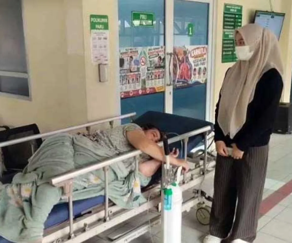 Ruang Rawat RSUD Arifin Achmad Penuh, 12 Pasien BPJS Harus Menunggu di Luar IGD