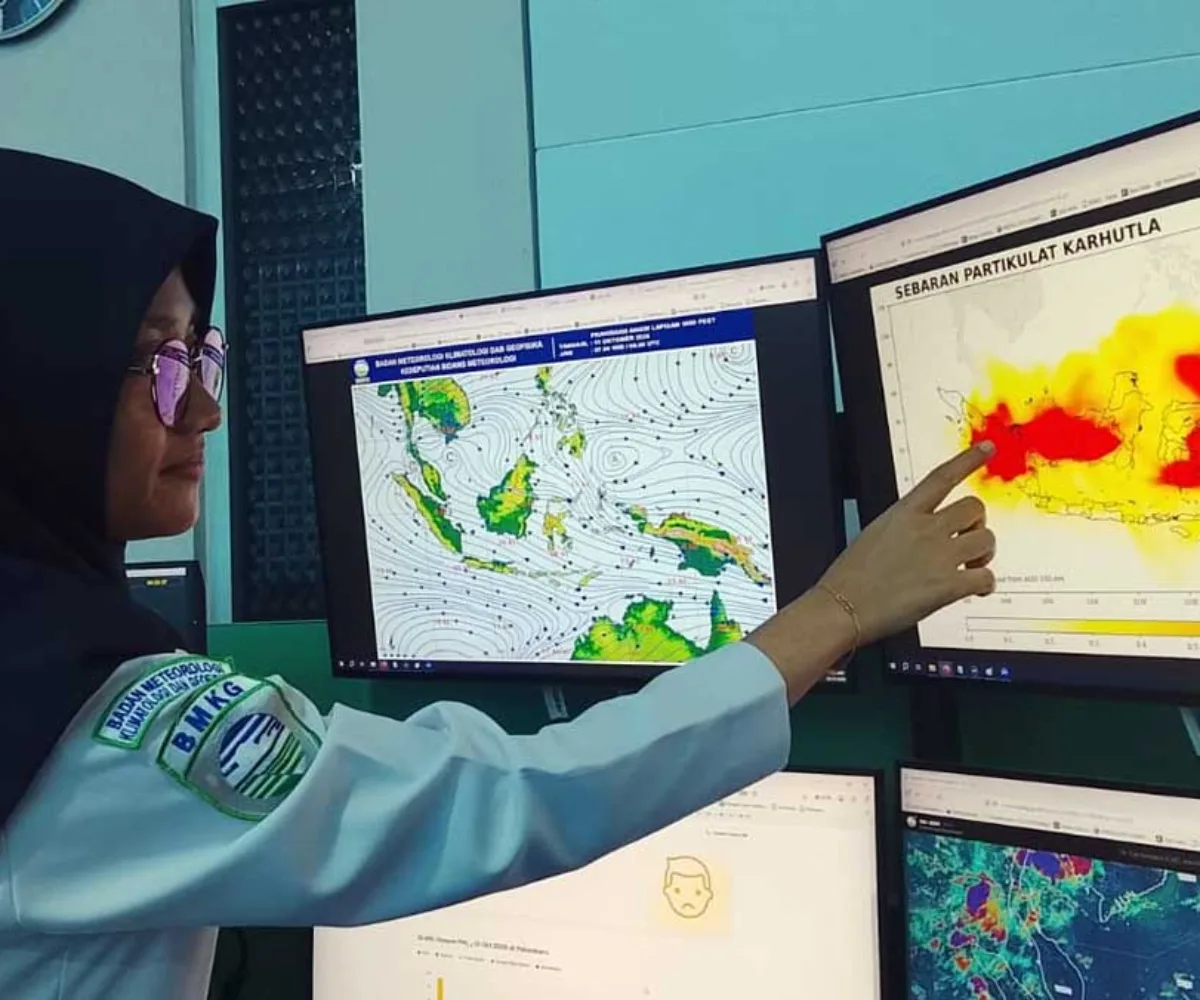 Hujan Berpotensi Guyur Riau, Kabut Asap Masih Mengancam, 1.185 Hotspot Terdeteksi di Sumatera