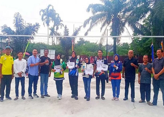 Muhajirin Rebut Mahkota Juara Voli Putri Damai Langgeng Cup I, Damleng A Terima Bonus Spontan